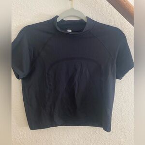 Lululemon Swiftly Cropped Mock Neck tshirt